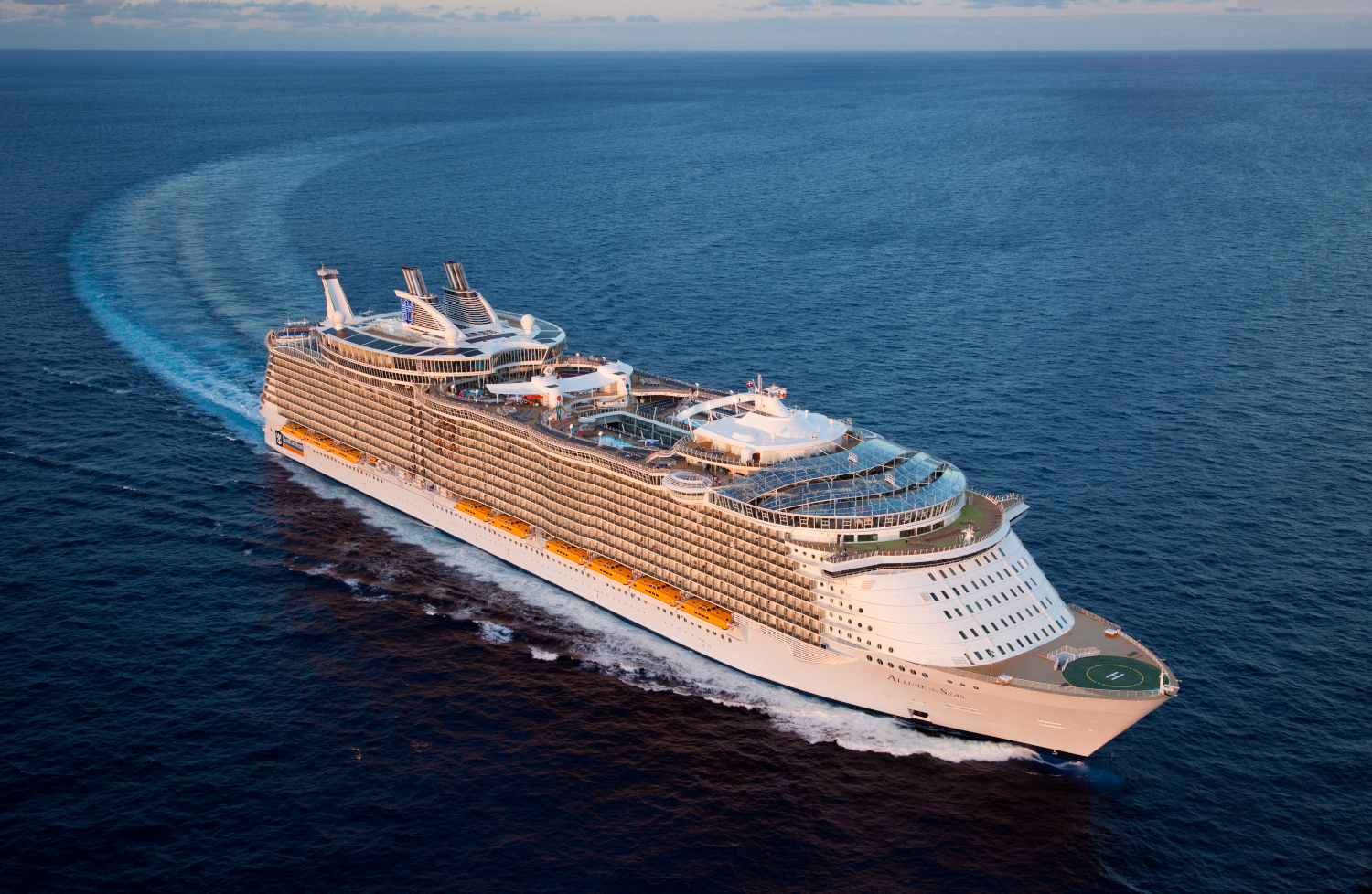 Allure of the Seas RCI_AL-Aerial364R