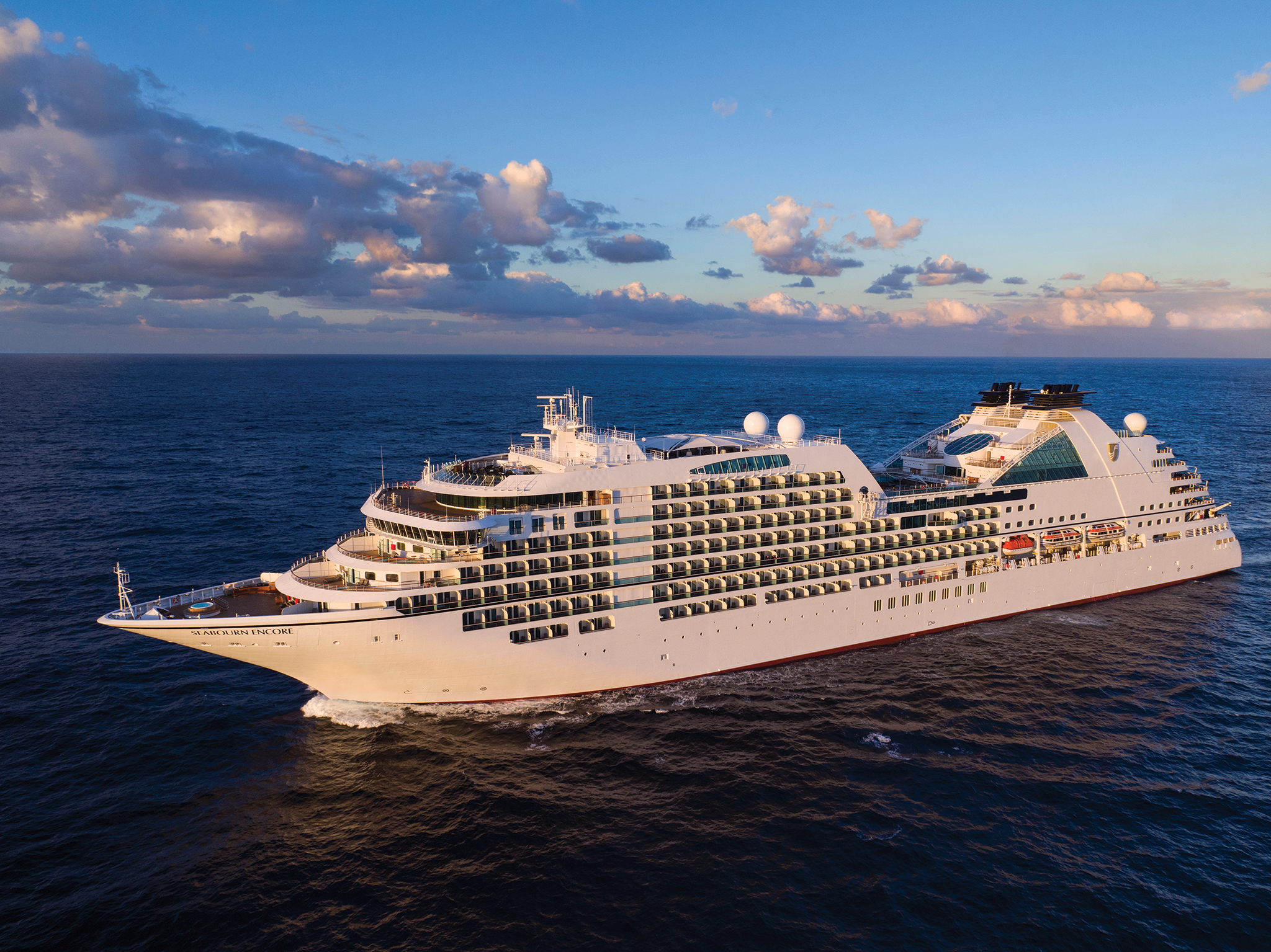Seabourn_Encore_00Aerial_MV16082F_2048px
